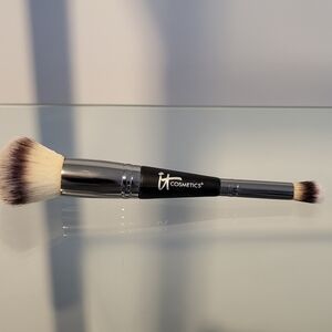 IT Cosmetics Dual-Ended Brush - Black and Silver